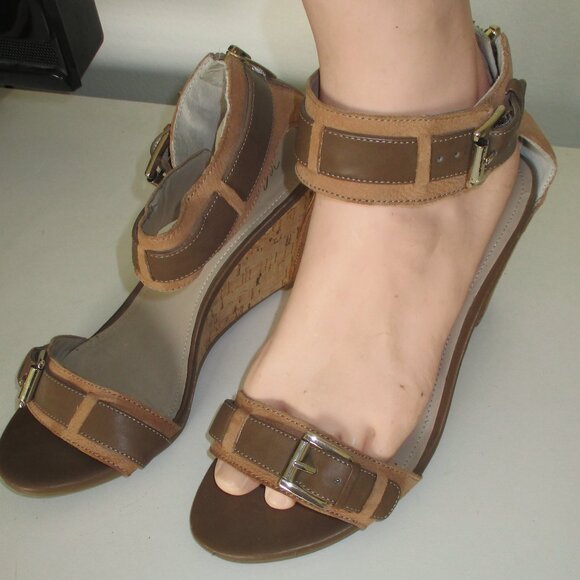 Marc Fisher "Camron" Womens Tan Leather Ankle-strap 3" Wedge Sandal - Size 7M - Picture 1 of 9